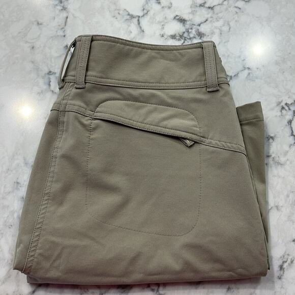 Lole Khaki Active Shorts Inseam 9" Size 8 - Picture 1 of 5